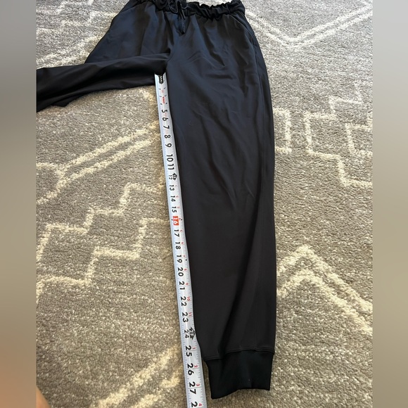 Lululemon Keep Moving Jogger Pants Women's Size 6 Black Luxtreme Stretch - Picture 4 of 9